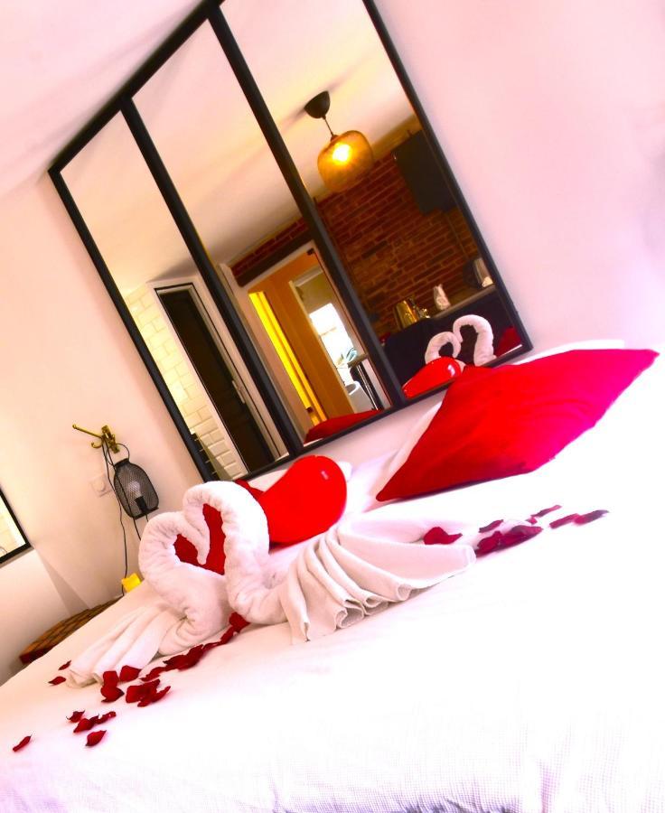 Appartement Jacuzzi Privatif : Urban Love Verneuil d'Avre et d'Iton Exterior photo