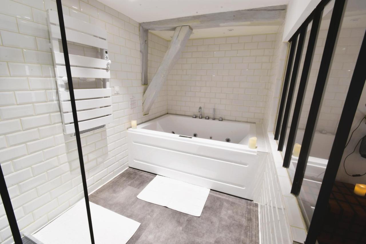 Appartement Jacuzzi Privatif : Urban Love Verneuil d'Avre et d'Iton Exterior photo
