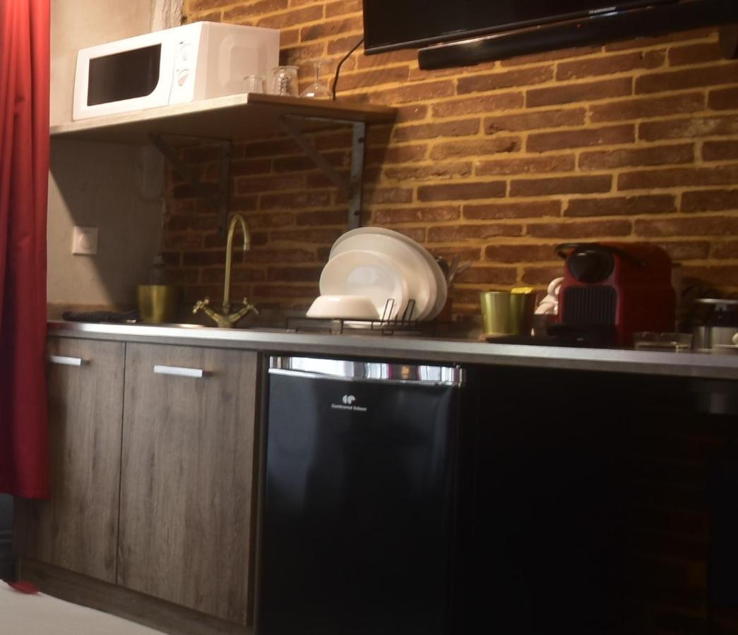Appartement Jacuzzi Privatif : Urban Love Verneuil d'Avre et d'Iton Exterior photo